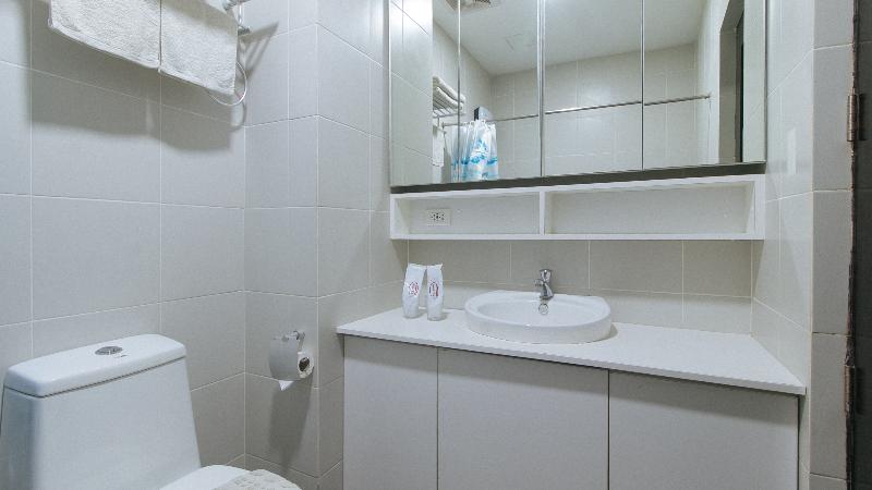 Reddoorz @ Leoncia Apartelle Mandaue City image
