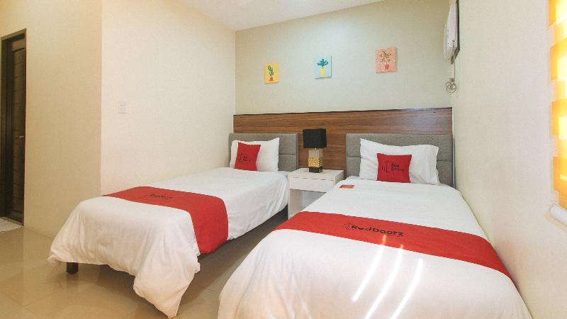 Reddoorz @ Leoncia Apartelle Mandaue City image