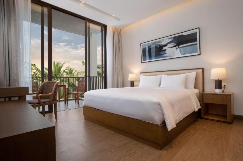 Oakwood Ha Long image