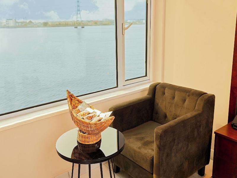 The Yacht Hotel image