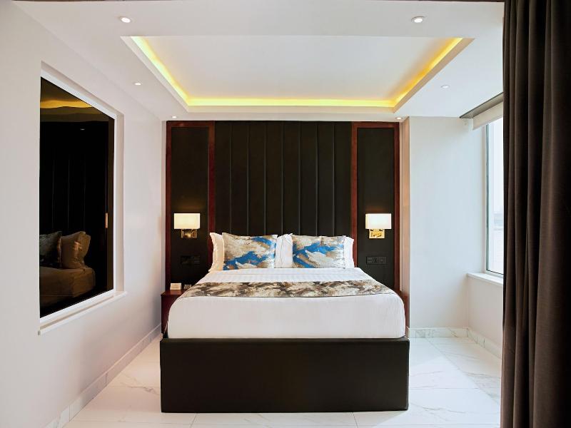 The Yacht Hotel image