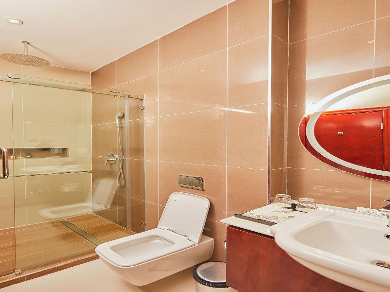 The Yacht Hotel image
