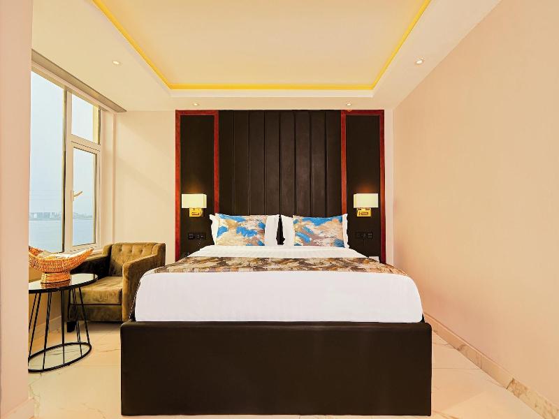 The Yacht Hotel image