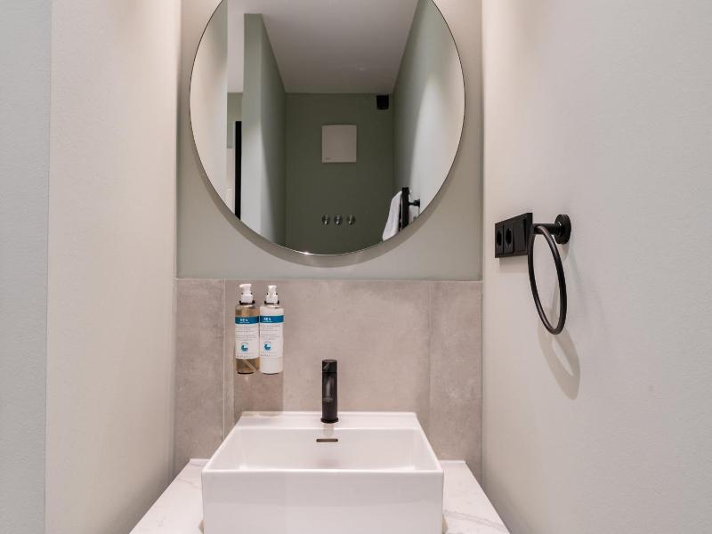 Numa | Saga Apartments image