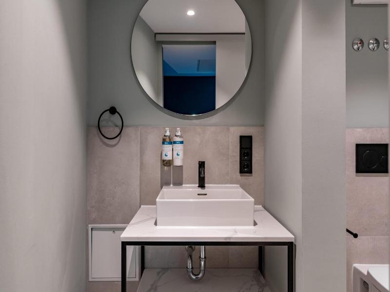 Numa | Saga Apartments image