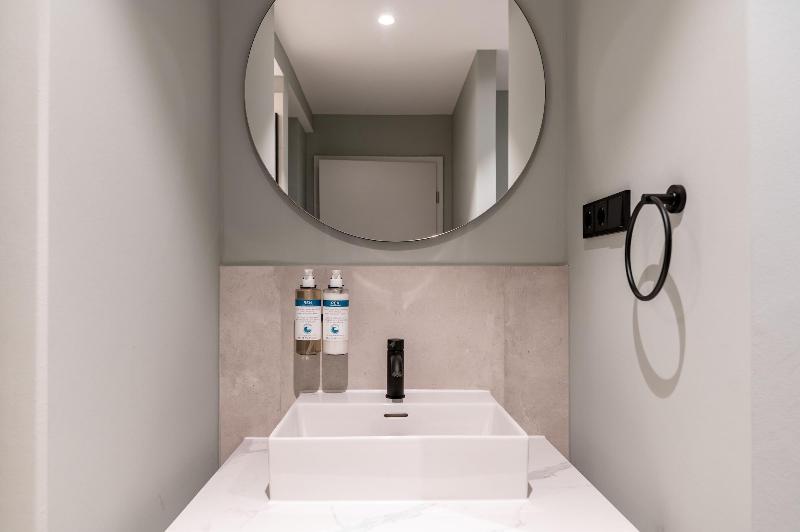 Numa | Saga Apartments image