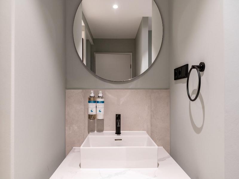 Numa | Saga Apartments image