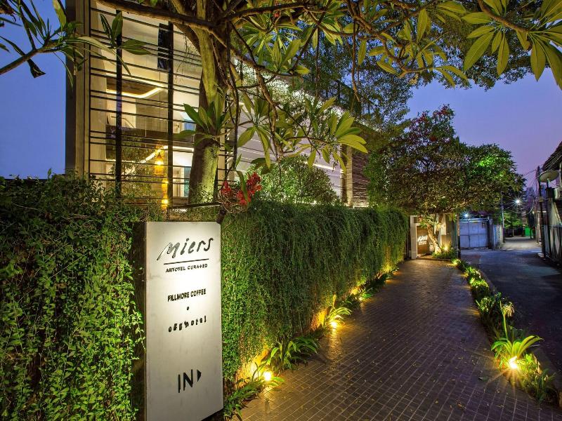 Miers Kuningan Artotel Curated image