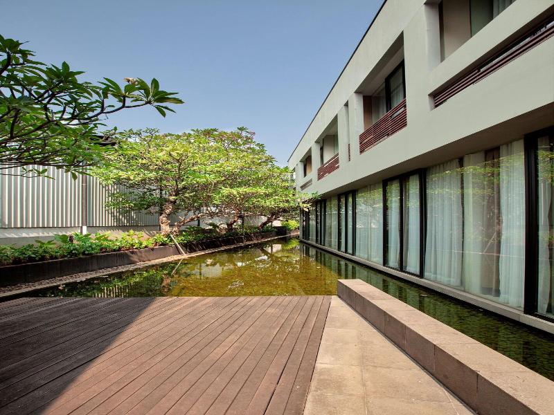 Miers Kuningan Artotel Curated image