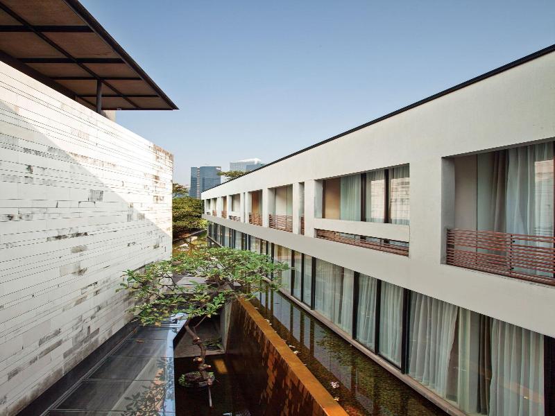 Miers Kuningan Artotel Curated image