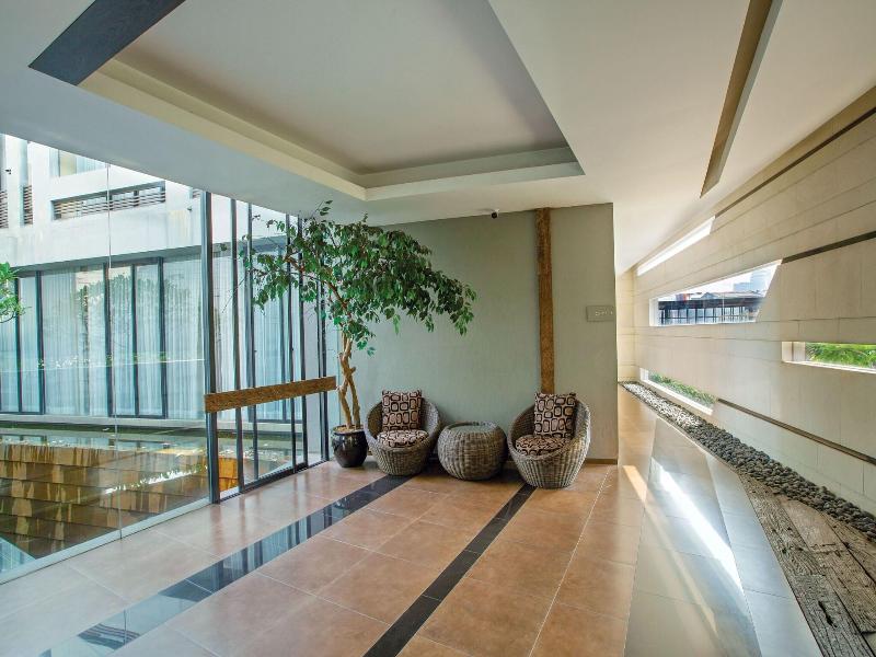 Miers Kuningan Artotel Curated image