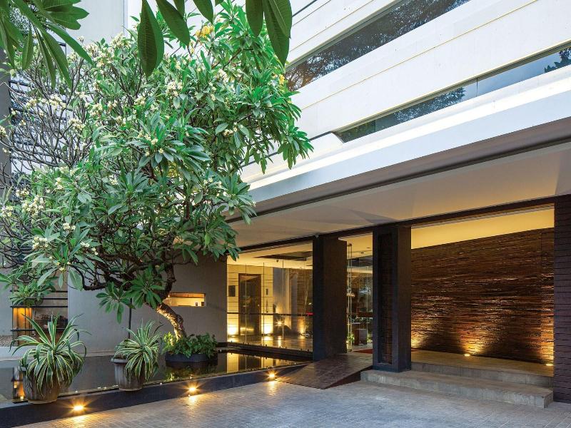 Miers Kuningan Artotel Curated image