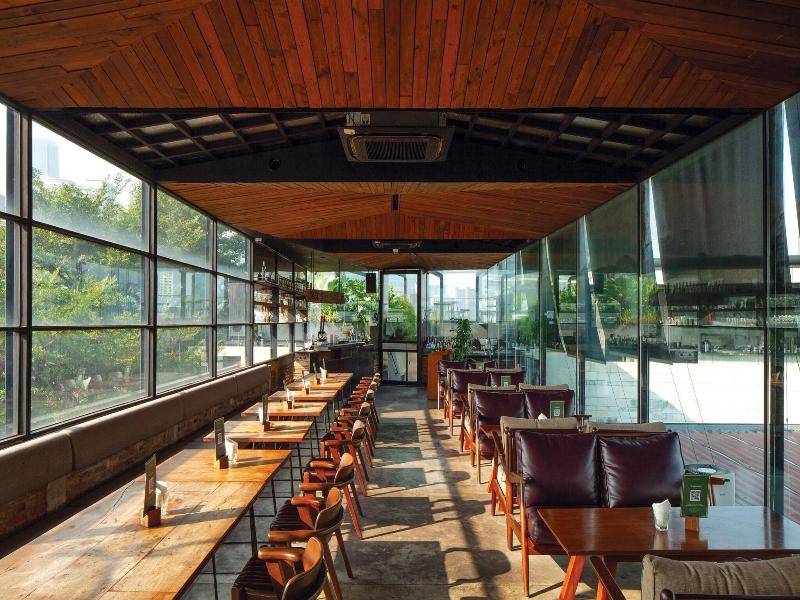 Miers Kuningan Artotel Curated image