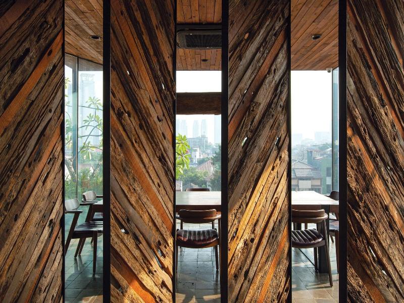 Miers Kuningan Artotel Curated image