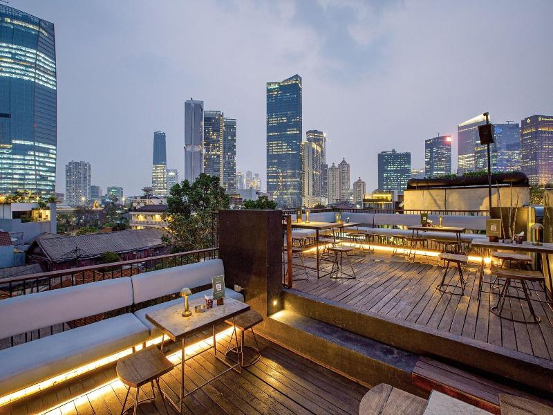Miers Kuningan Artotel Curated image