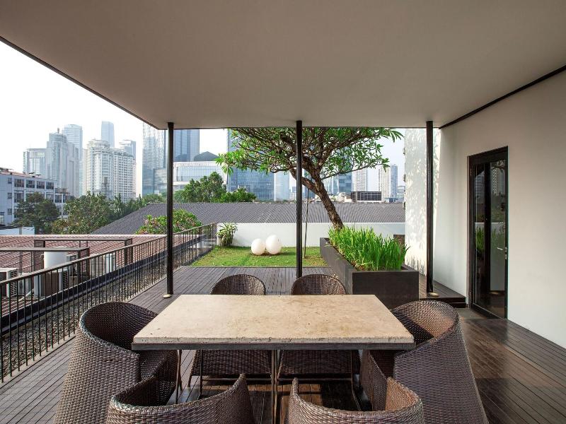 Miers Kuningan Artotel Curated image