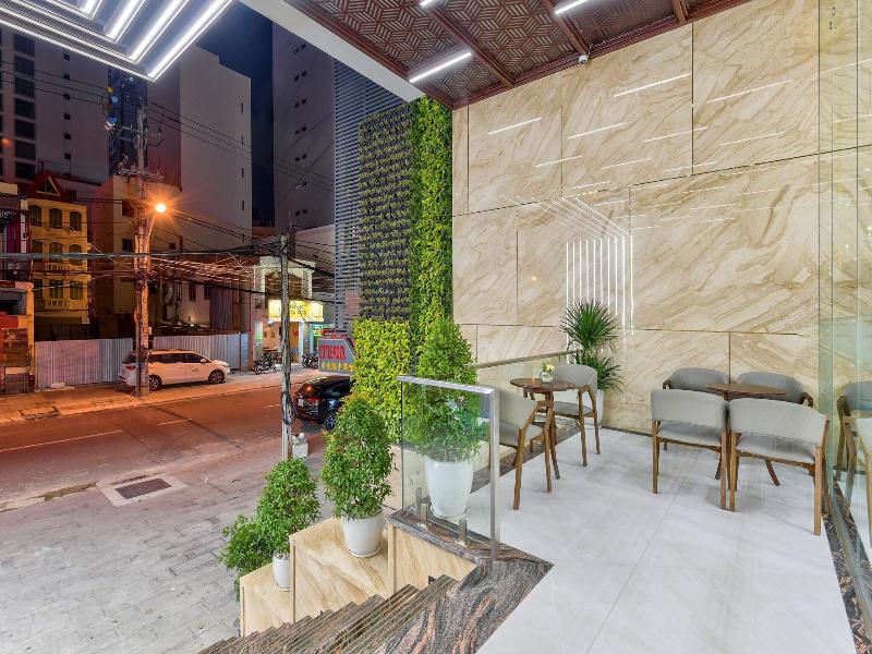 Maris Hotel Nha Trang image