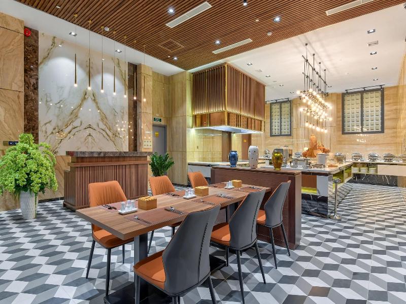 Maris Hotel Nha Trang image