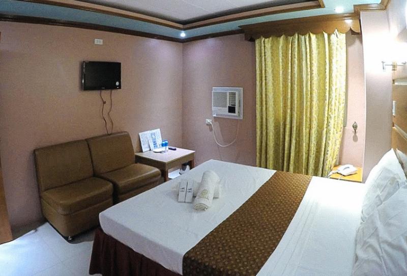 Reddoorz Plus @ Taj Hotel Tuguegarao image