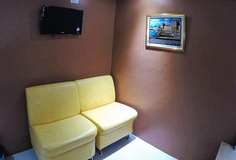 Reddoorz Plus @ Taj Hotel Tuguegarao image