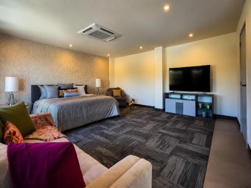 Ola Boutique Hotel image