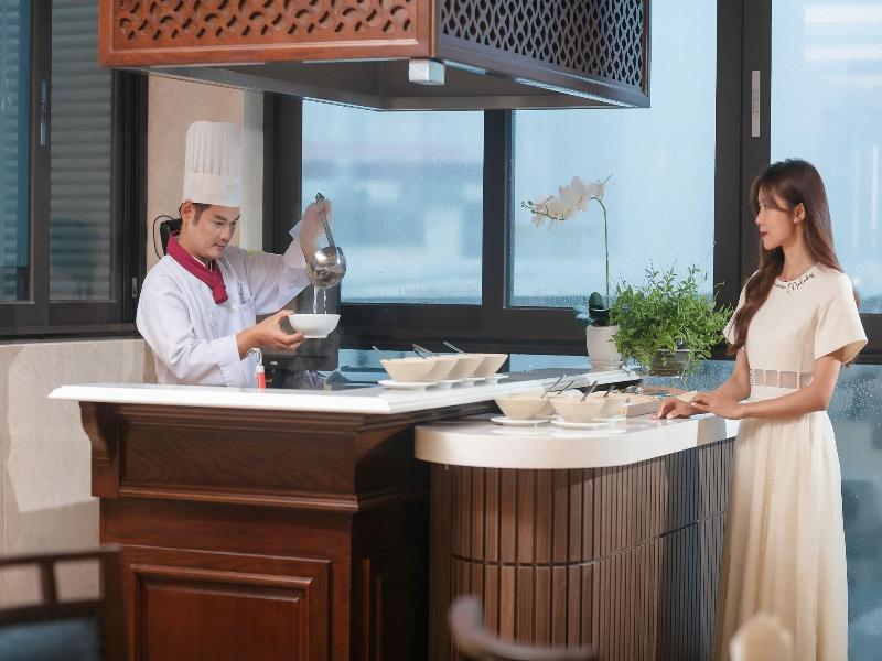 Gloud Hotel image