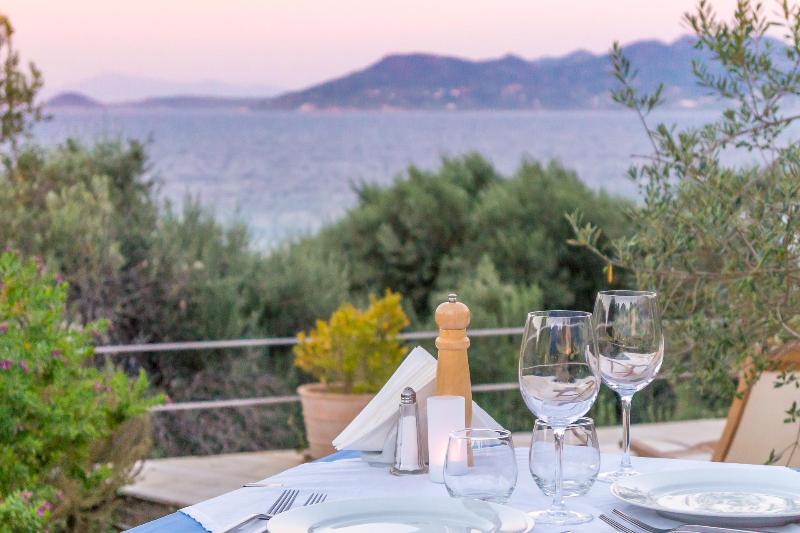 Armonia Bay Hotel image