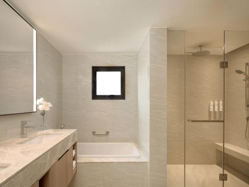 Marriott Executive Apartments Bangkok Sukhumvit 50 image