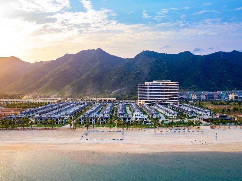 Wyndham Garden Sonasea Van Don image