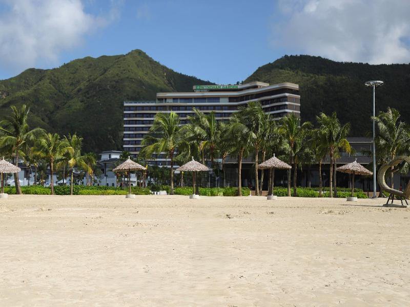 Wyndham Garden Sonasea Van Don image