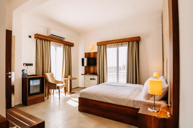 Cezars Airport Hotel image