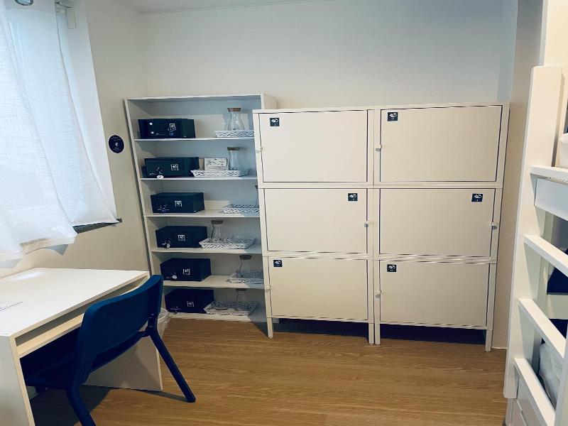 Patenope Hostel And Suites image