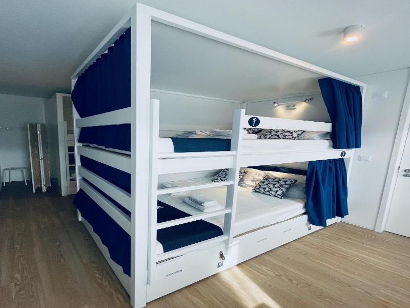 Patenope Hostel And Suites image