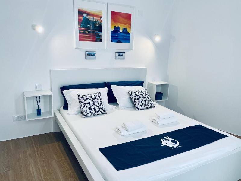 Patenope Hostel And Suites image