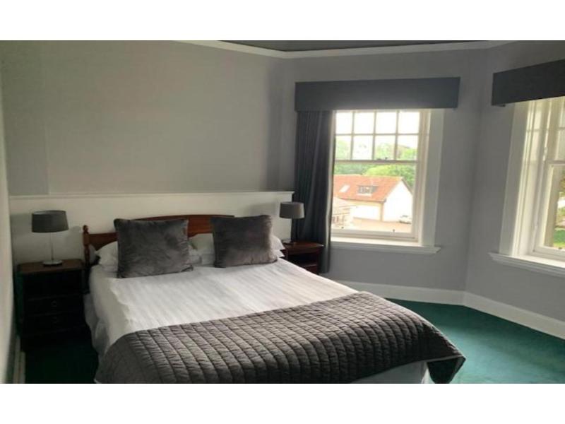 Oyo Dunmar House Hotel image