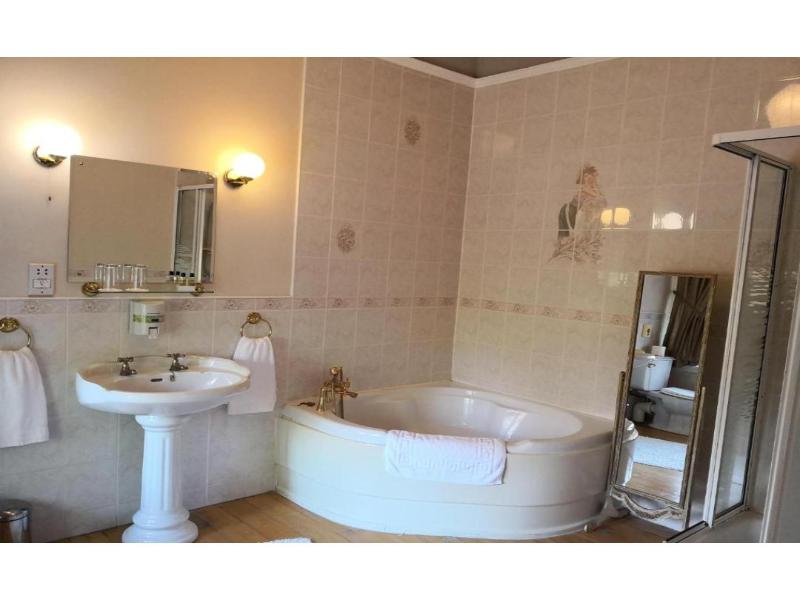 Oyo Dunmar House Hotel image