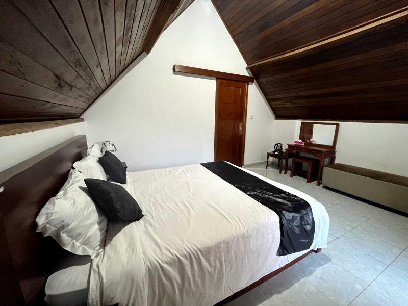 Serene Wilderness Villa Batur Natural Hot Spring image