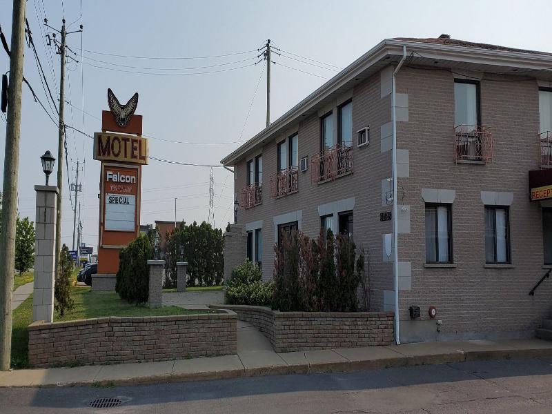 Falcon Motel Brossard