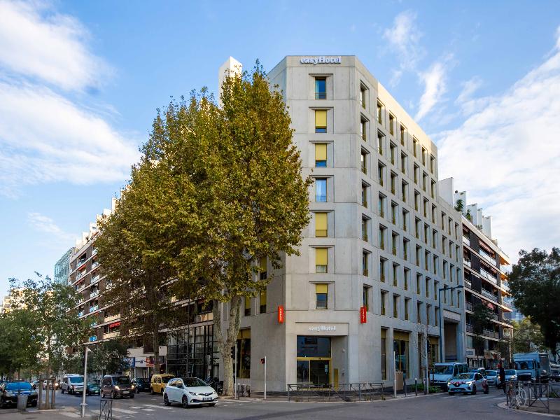 easyHotel Marseille Euromed image