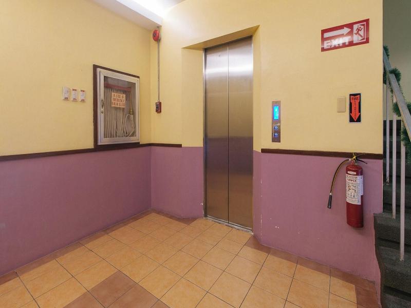 Reddoorz @ Comfy Inn Ermita Manila image
