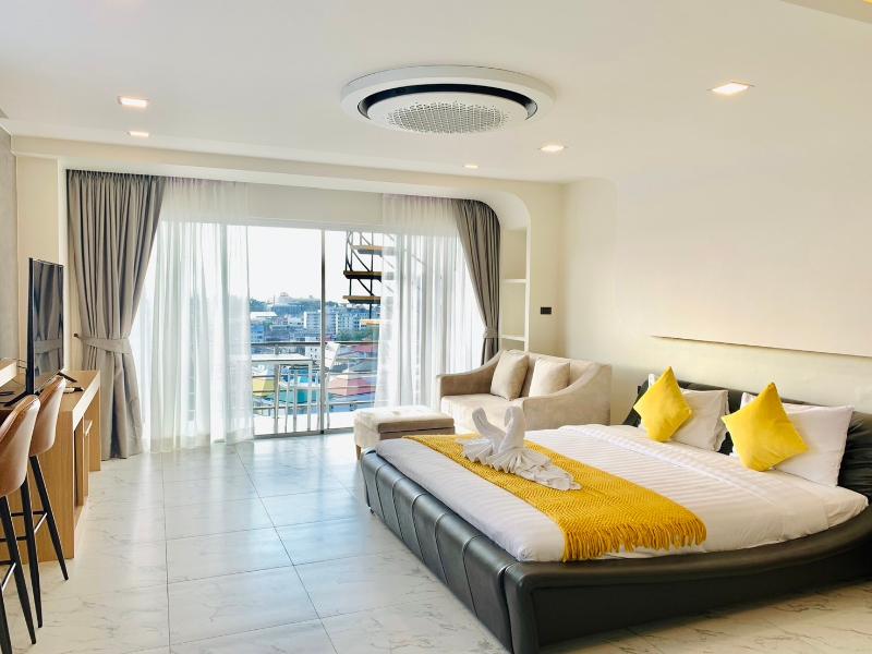 Oceanview Treasure Hotel And Residence