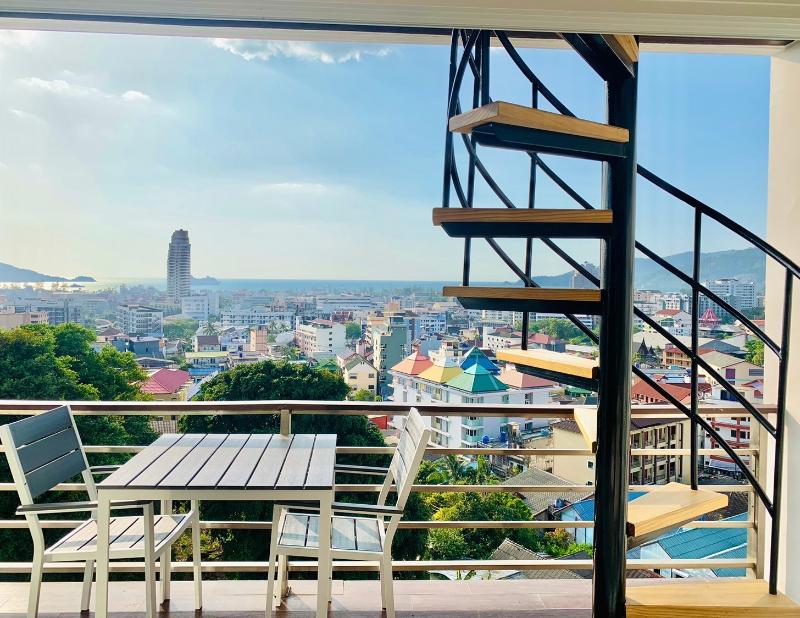 Oceanview Treasure Hotel And Residence