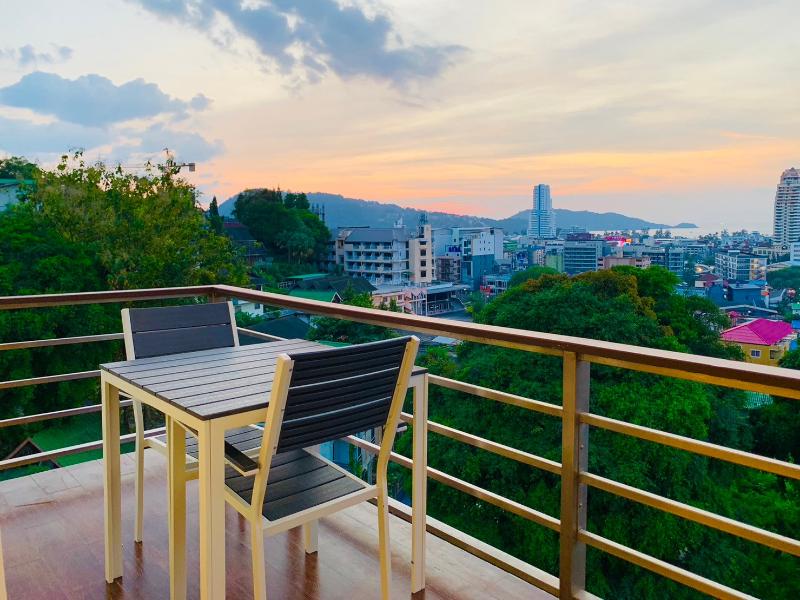 Oceanview Treasure Hotel And Residence