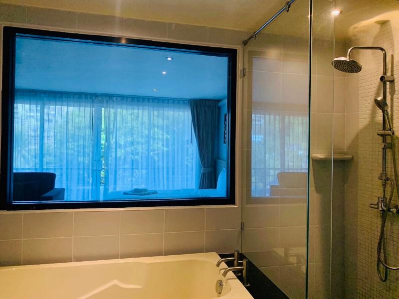 Oceanview Treasure Hotel And Residence