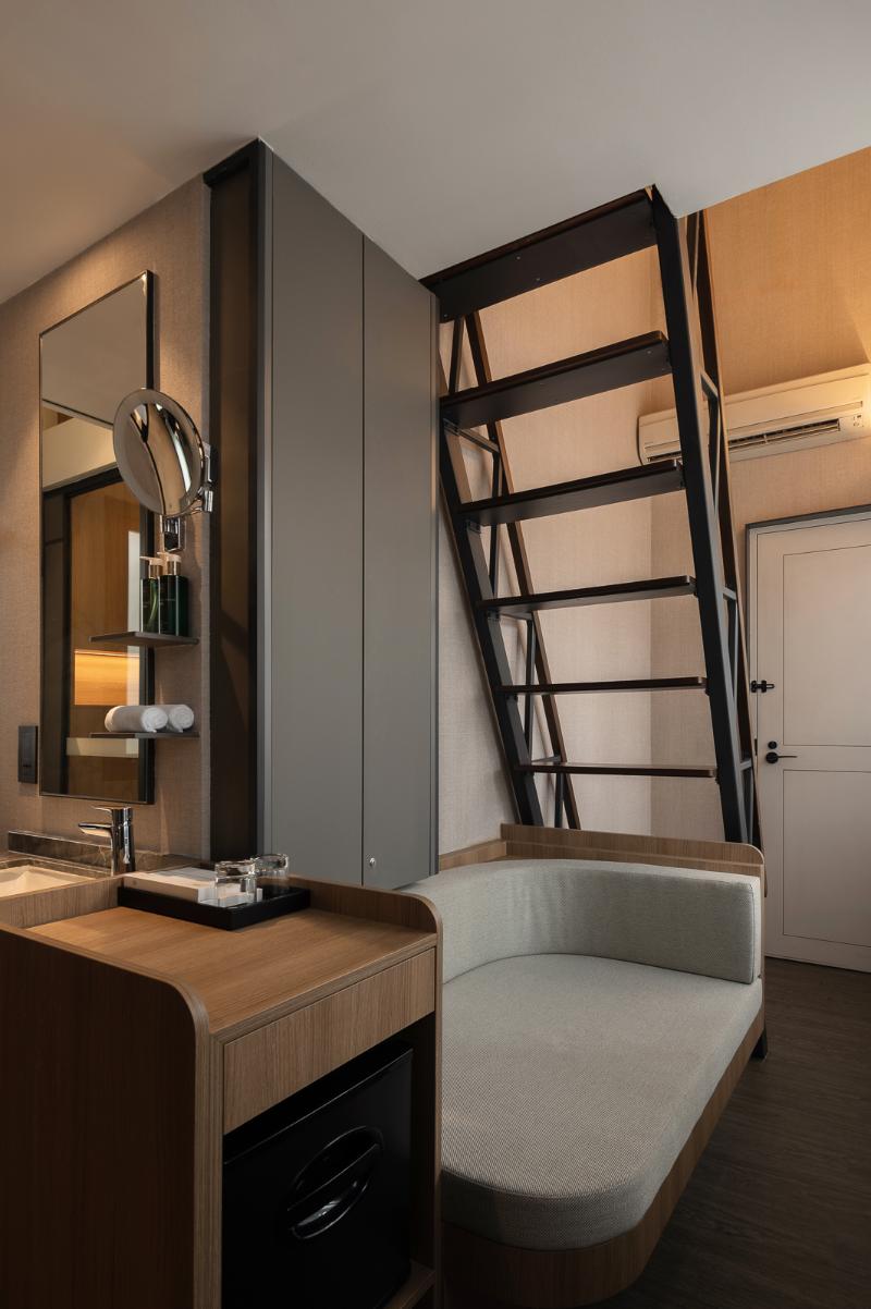 Claude Hotel image