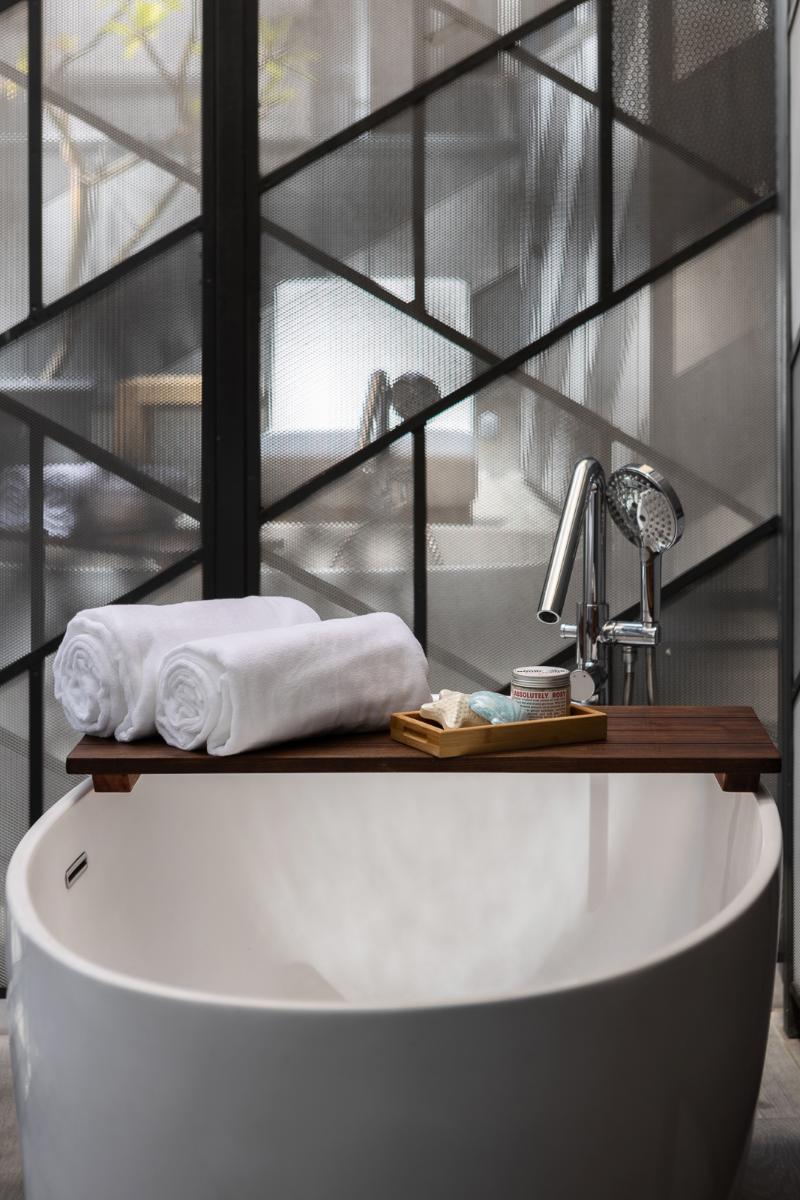 Claude Hotel image