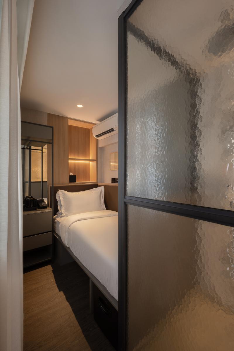 Claude Hotel image