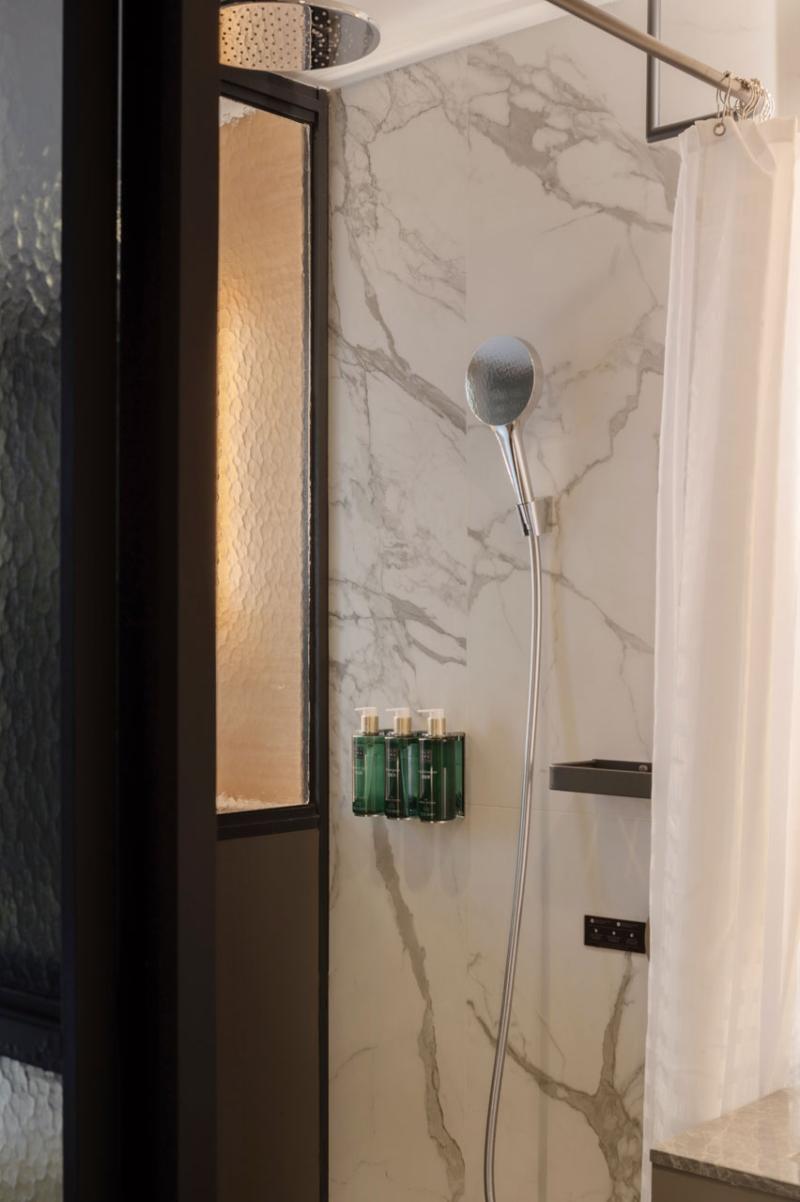 Claude Hotel image