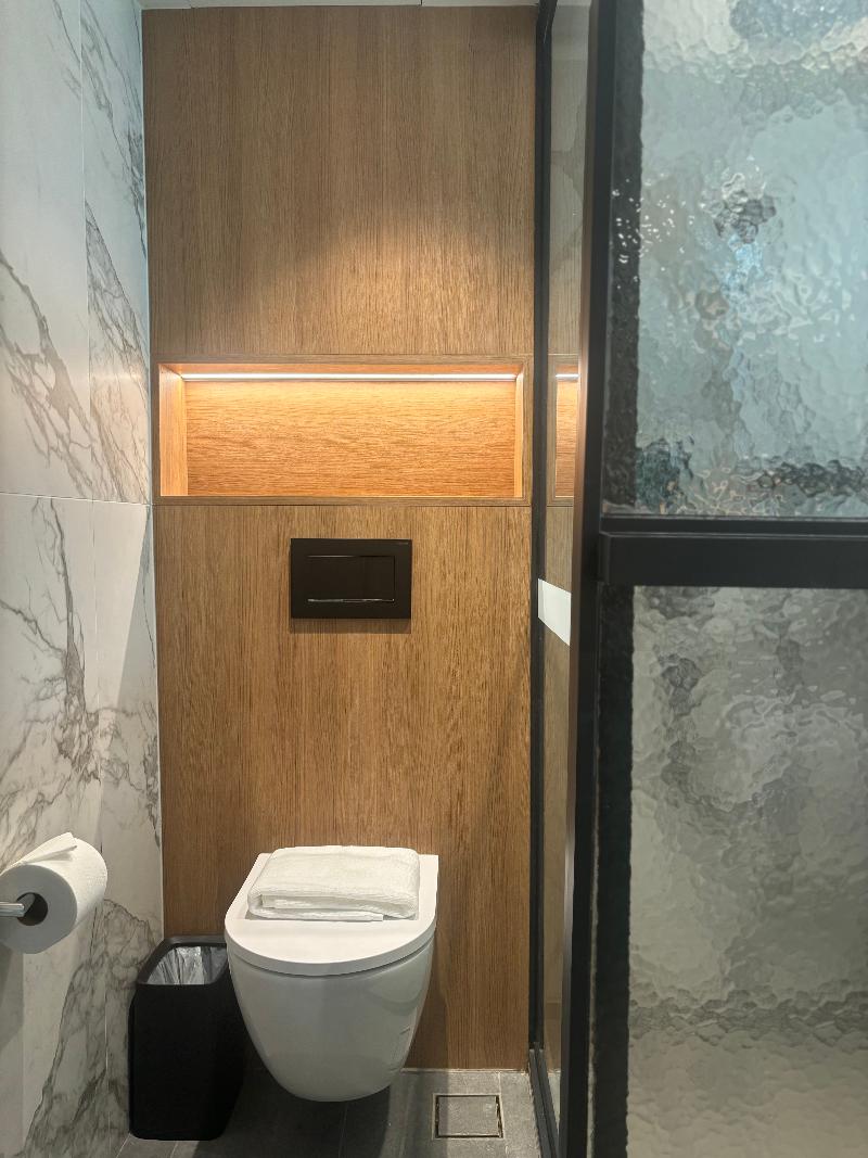 Claude Hotel image
