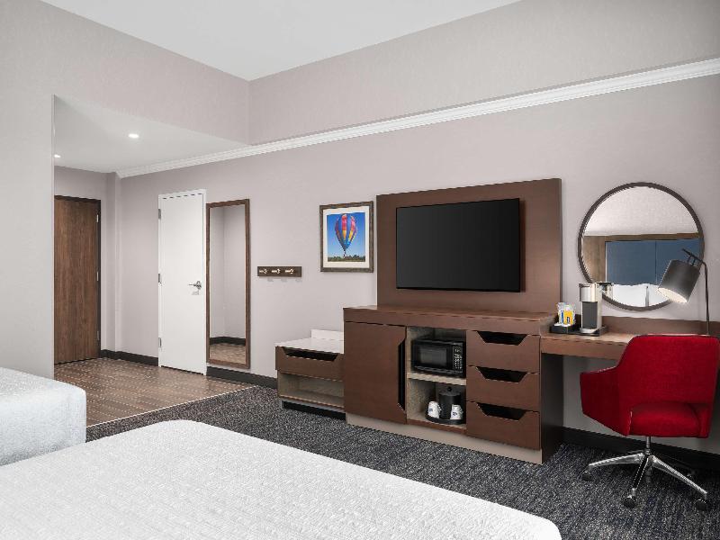 Hampton Inn & Suites By Hilton Pittsboro image